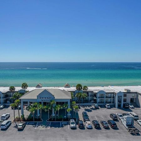 Ramada By Wyndham Panama City Beach / Beachfront Exteriör bild