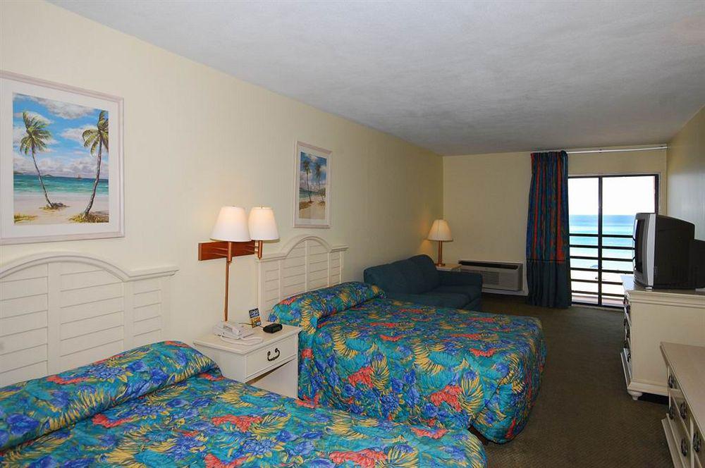 Ramada By Wyndham Panama City Beach / Beachfront Exteriör bild