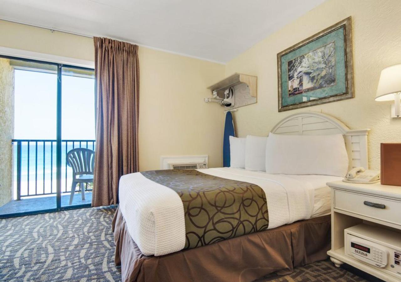 Ramada By Wyndham Panama City Beach / Beachfront Exteriör bild