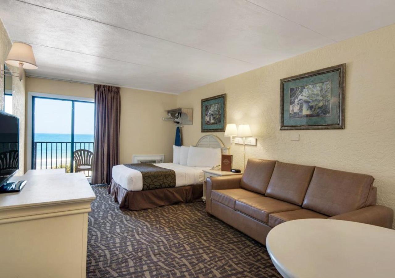 Ramada By Wyndham Panama City Beach / Beachfront Exteriör bild
