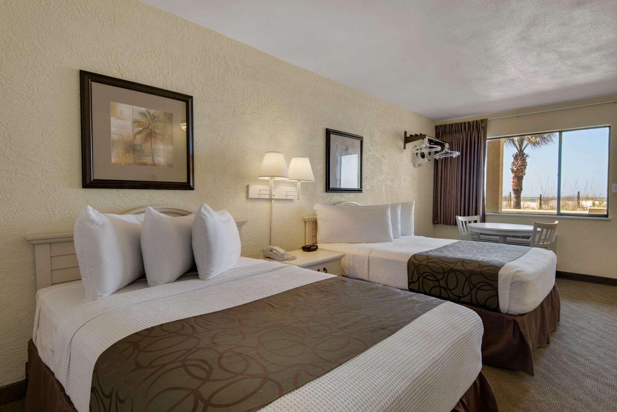 Ramada By Wyndham Panama City Beach / Beachfront Exteriör bild