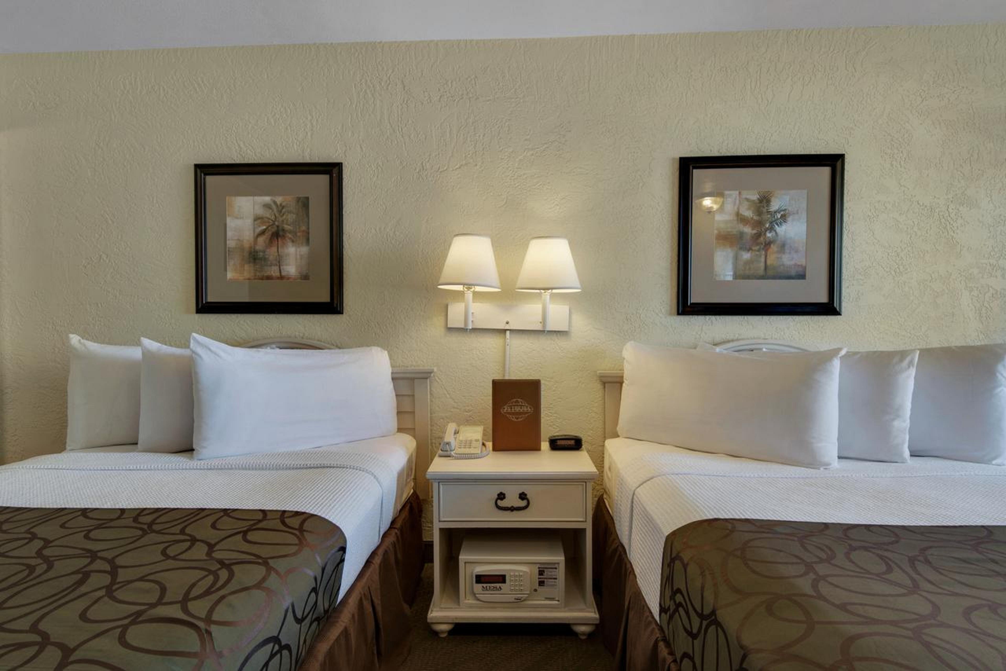 Ramada By Wyndham Panama City Beach / Beachfront Exteriör bild