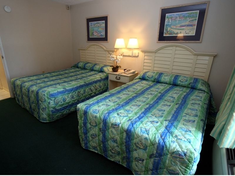 Ramada By Wyndham Panama City Beach / Beachfront Rum bild