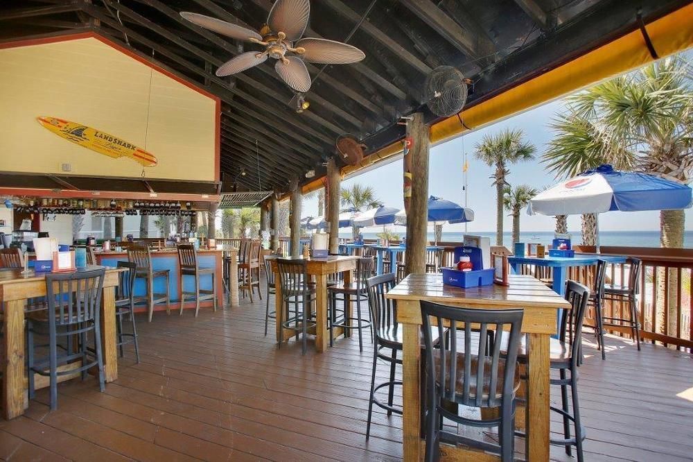 Ramada By Wyndham Panama City Beach / Beachfront Exteriör bild