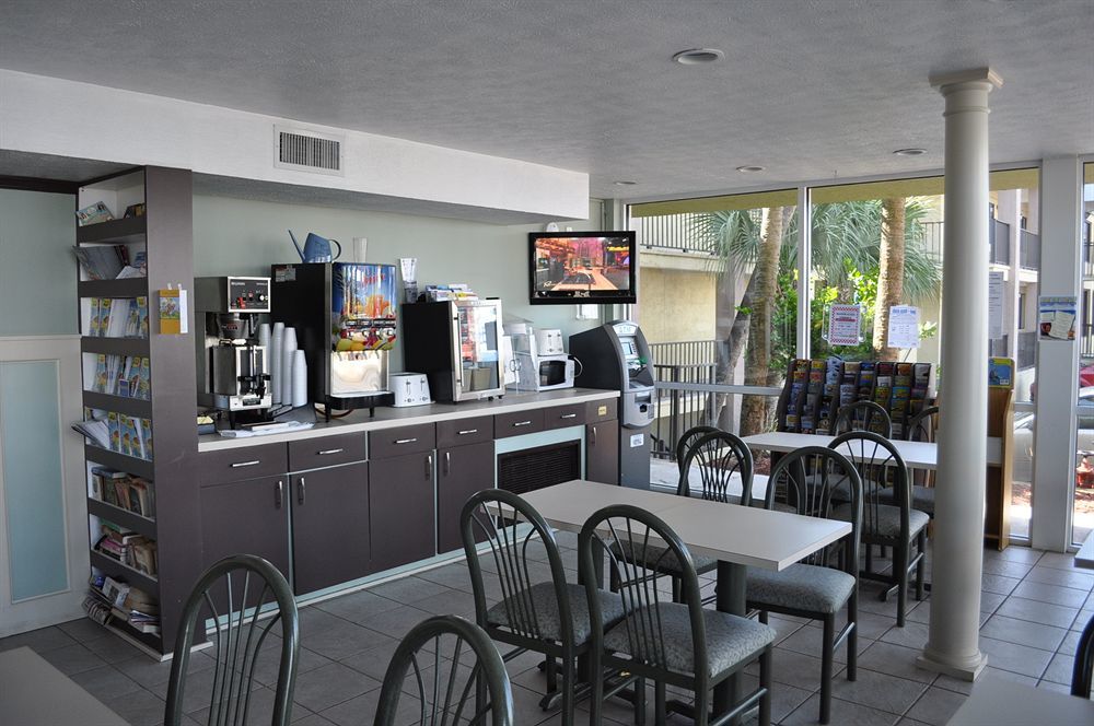 Ramada By Wyndham Panama City Beach / Beachfront Exteriör bild